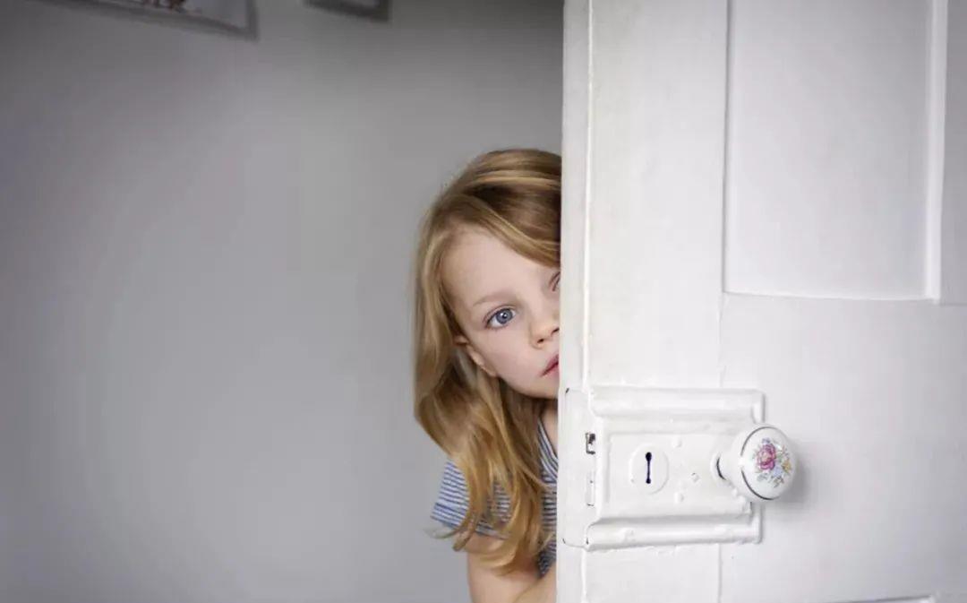 打招呼|为什么你家孩子害羞、胆怯、不自信,别人家孩子阳光大方又开朗?