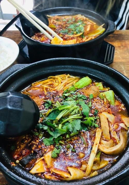 路过草场坡旁边这家砂锅上百次，现在才吃到，亏大了！