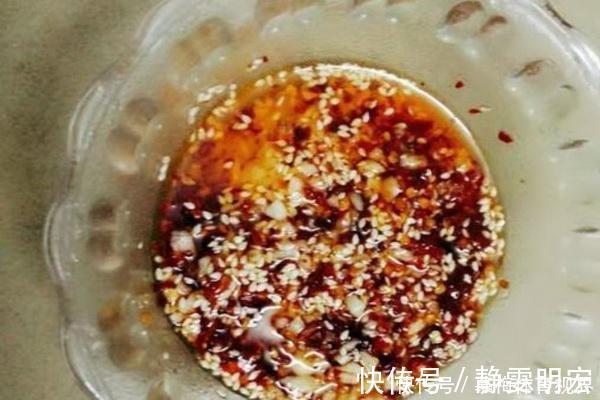 凉拌莴笋丝不要焯水,一招吃遍天,莴笋丝香脆又入味,太开胃了