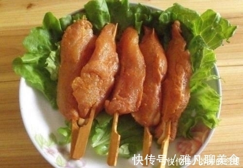 七种造假食物，图五像在吃塑料，网友全部都吃过，我没救了