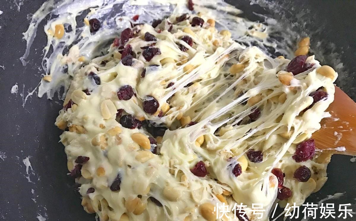 儿子爱吃牛轧糖不用花钱买,自己在家就能做,简单好做无添加