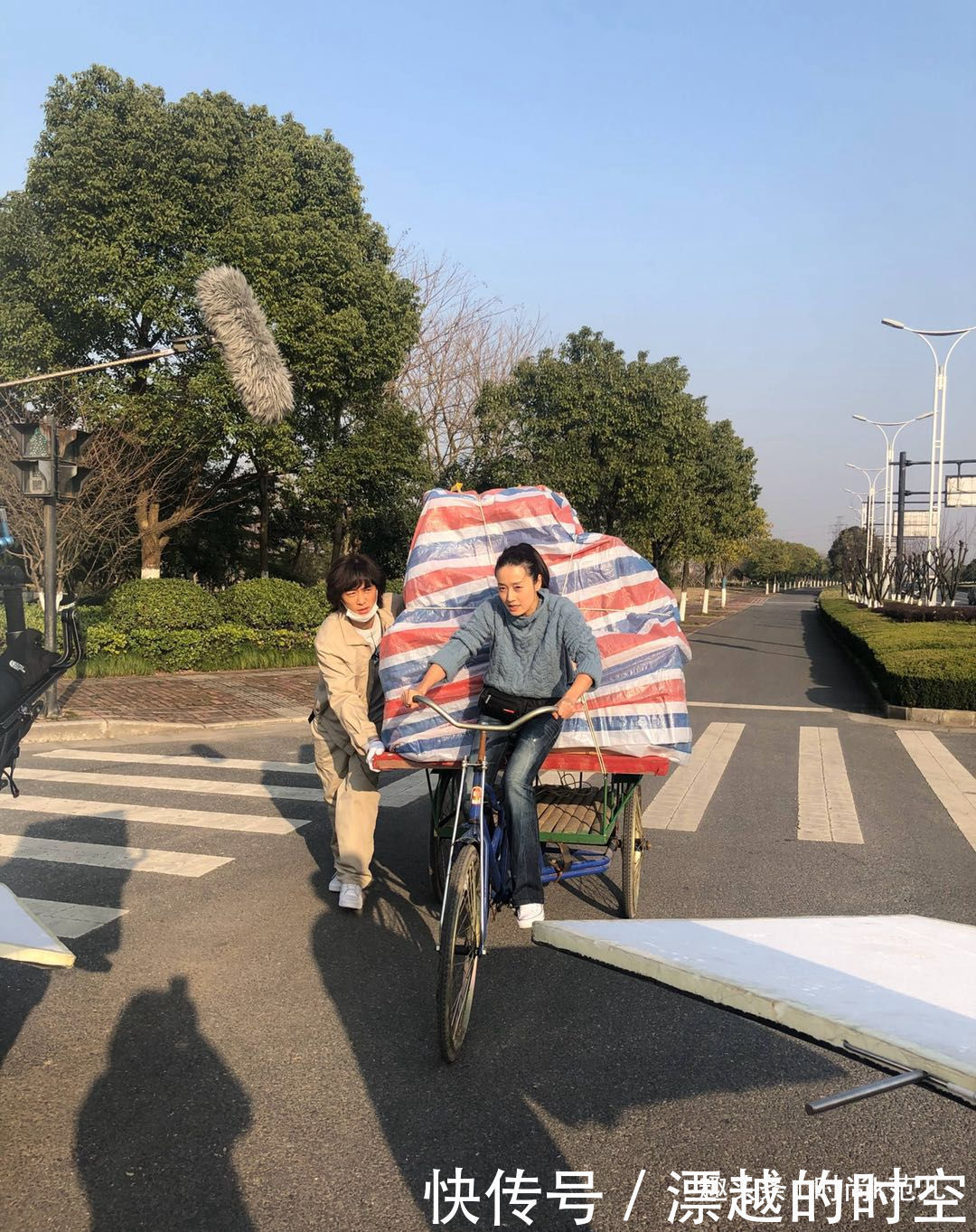 马尾|马伊琍终于换发型，短发变长发，扎马尾美得焕然一新！
