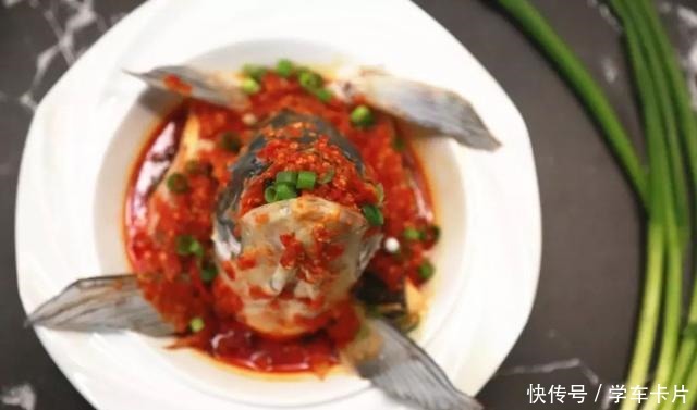四步去鱼腥;湘菜大厨蒸鱼有妙招,不腥不散味道好!