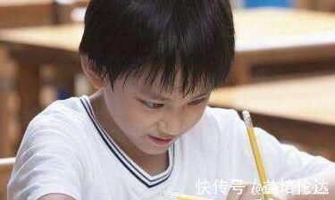 家长|家长的3个坏习惯，正在“培养”一个自卑懦弱的孩子，别再继续了