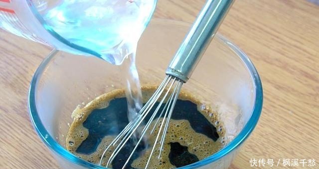 粘面|发糕最好吃做法,不揉面手不粘面,蓬松暄软又香甜,比蛋糕还好吃