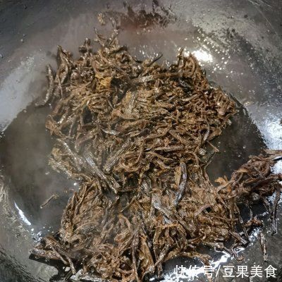 绵白糖|我这样做梅菜扣肉，家人都爱吃