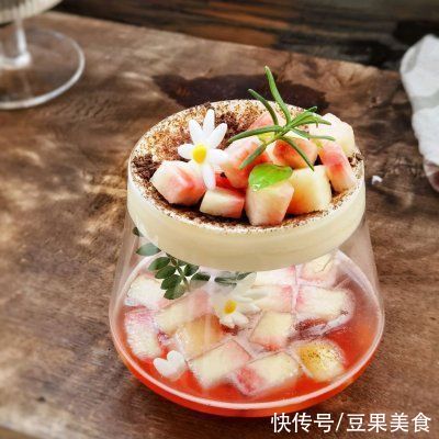 缤纷下午茶之蜜桃隔空奶冻 粉紫色