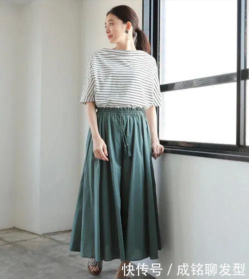 放弃老套的“大妈装”!试试减龄又百搭的条纹T恤,简单不失时尚