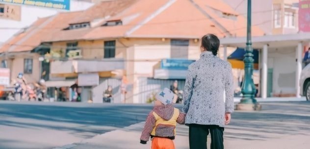 婆媳之间|为什么姥姥成了带娃主力军,并非奶奶不管不顾,而是压根没选择权