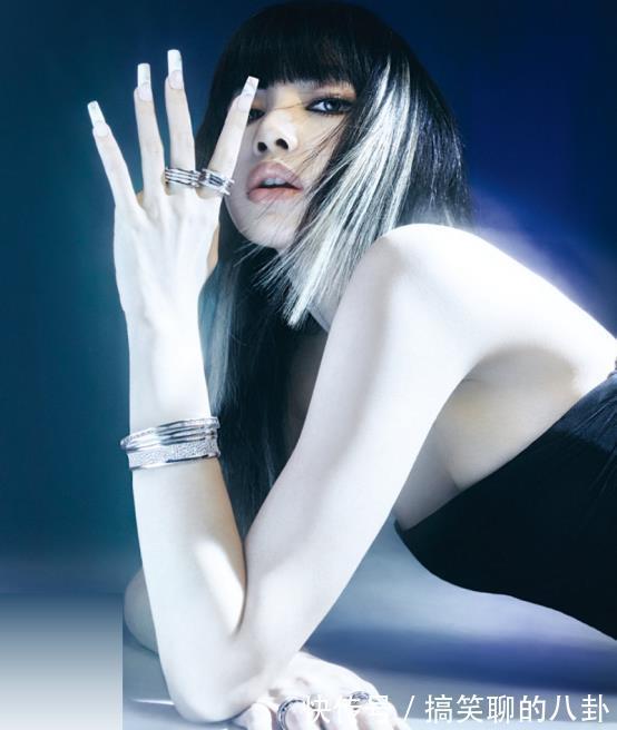 时尚|Lisa最新时尚画报来袭,公主切的头发配挑染,美的一点不掺假