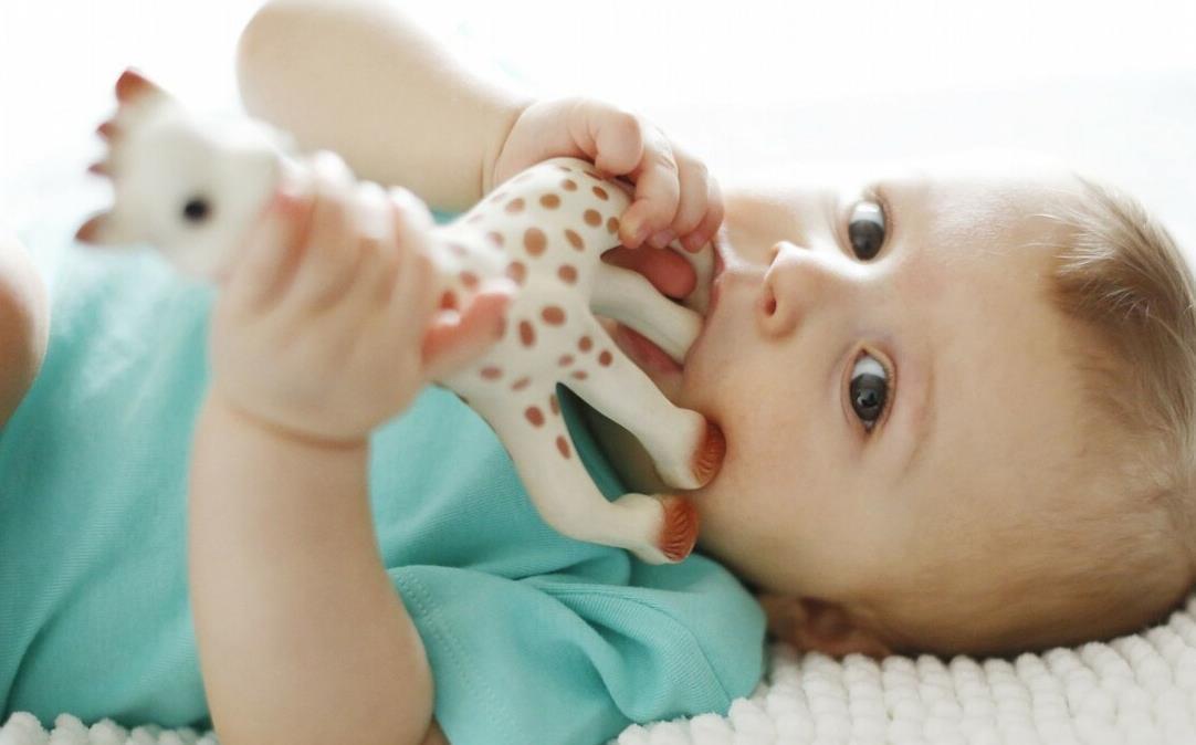 口水|宝宝出现这几种情况不是病,而是长牙的前兆你家孩子中了几个