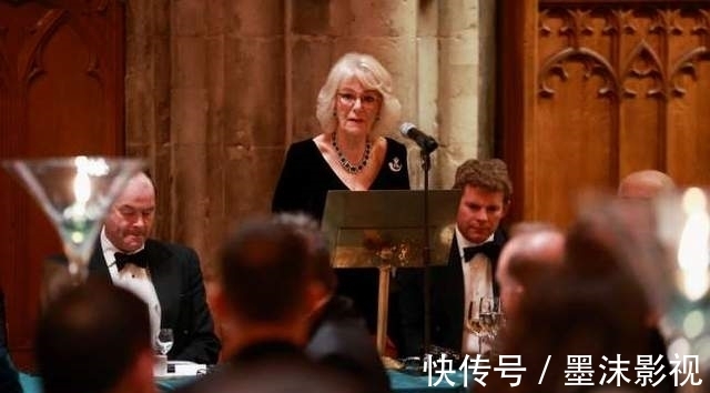 吊坠 英王室妯娌再度同台比美!卡米拉华贵、高雅,索菲优雅、迷人