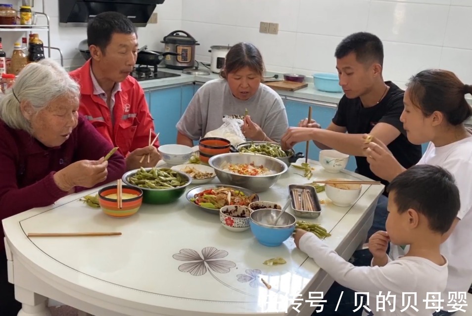 外卖|当这届孩子学会了半夜偷偷点外卖,父母的画风也跟着跑偏了