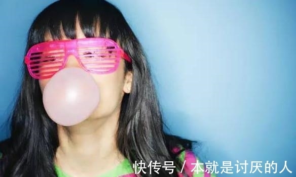 女儿|吃口香糖可致死？女儿死了10年后，伤心欲绝的妈妈发出警告