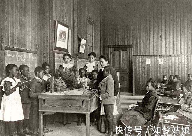 凯文&一张获奖照片:秃鹫站在女孩身后等她死去,作者受质疑自杀身亡