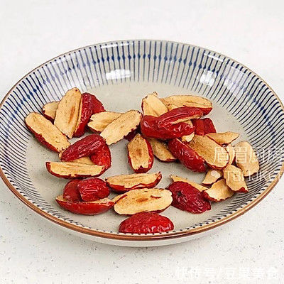 最适合在家吃的山药糯米丸子，美味又健康