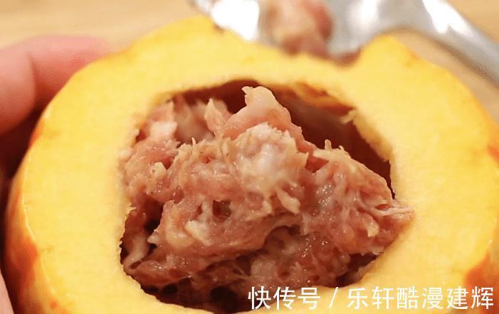 南瓜糯米饼|好吃又好看的南瓜肉末盅，营养丰富，美味又解馋，家人都喜欢