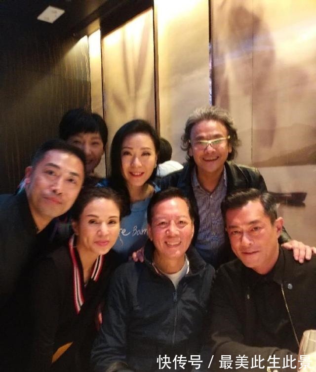 95版《神雕侠侣》再聚首 60岁黄蓉看着