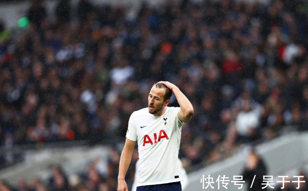 阿森纳|0-2,阿森纳曼联笑了!英超劲旅翻车,被轰8脚+3轮0分,争四乱了
