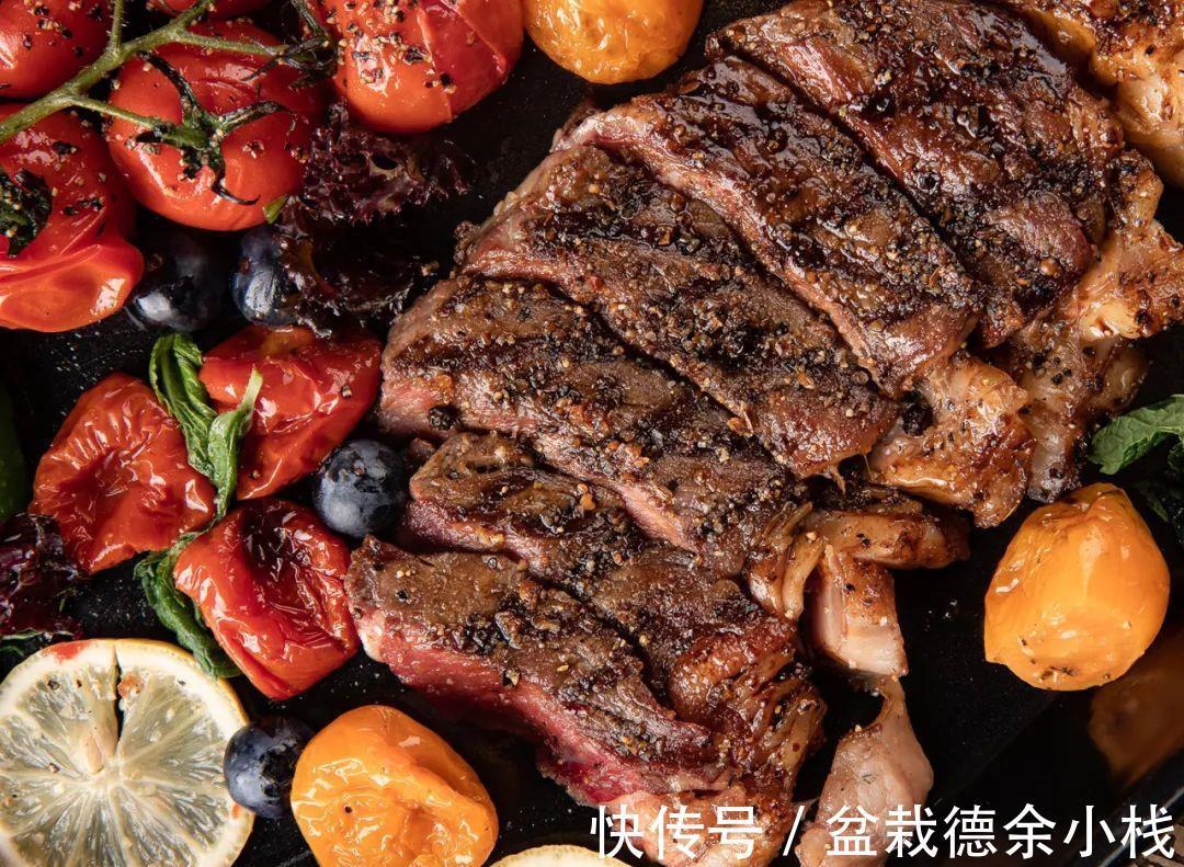 熟度|牛排出品用冷盘还是热盘?铁盘和瓷盘的差别?会影响牛排熟度吗?