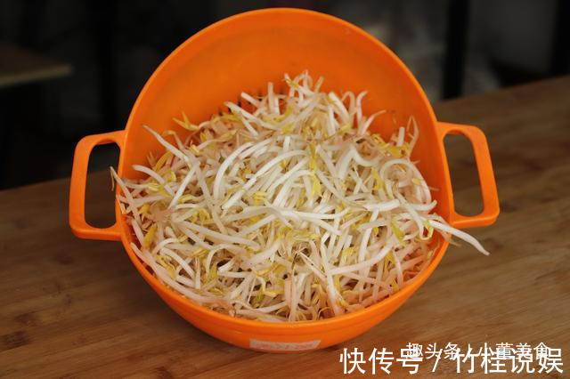 炒豆芽时，有人焯水有人直接炒，做错这一步，豆芽不脆不爽口
