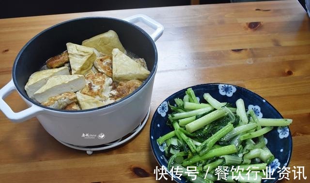 我家晚餐不点外卖,每顿只有两道家常菜,网友:接地气,经济味美