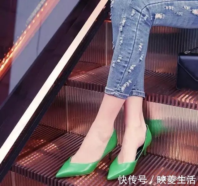 细高跟|抵挡不住的魅力,尖头高跟鞋穿出逆天大长腿,优雅气质自然流露