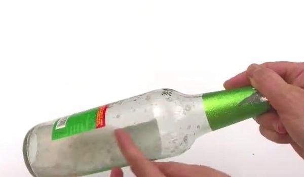 下水道|夏天把啤酒插进下水道里，解决了家家户户的困扰，后悔现在才知道
