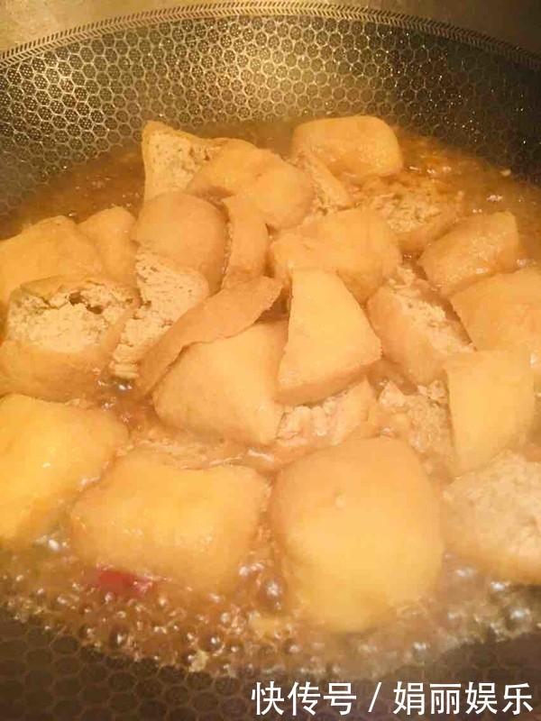 它和青椒是绝配,做出来外酥里嫩,鲜嫩可口,做法简单营养下饭