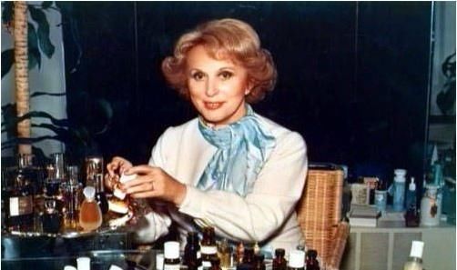 专柜|她出身贫民窟,却只手打造出高端化妆品帝国,改变化妆品销售方式