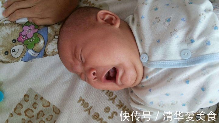 发育|宝宝睡觉时,如果有这五个举动,说明大脑发育的更好,会更聪明