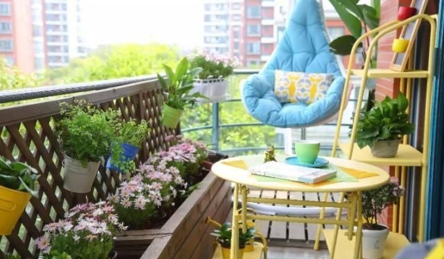 阳台上|同样是阳台，这样装修不仅实用还漂亮，别再把阳台变“晾晒台”了