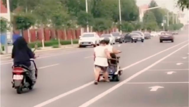 孙子|8岁男孩140斤，奶奶出绝招帮孙子减肥，现在奶奶真难当