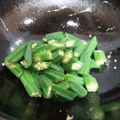 酱香|酱香秋葵炒蛋