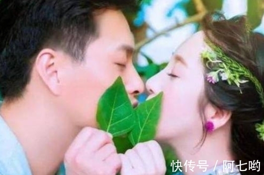 她是云飞的前妻,老公星光大道成名后和她离婚,独自带着女儿生活