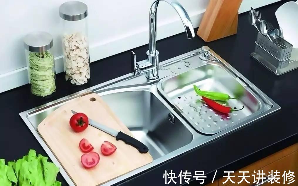 一日三餐|家里厨房不要这样安装插座,老电工看了都摇头,不实用还很危险