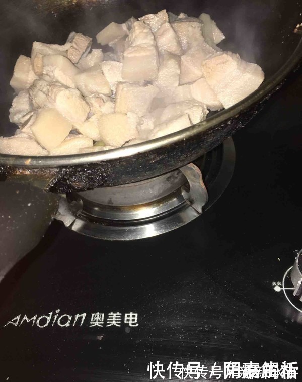 鲜嫩|大厨不小心说漏了嘴不管做什么肉,只要放勺它,鲜嫩美味不粘锅