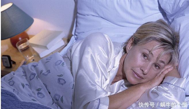 治疗|女性绝经后，更年期失眠、潮热，该怎样治疗？医生讲清楚