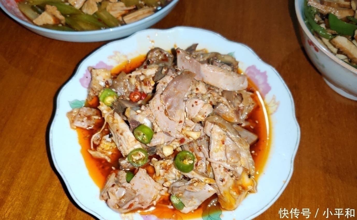 亲戚|初五亲戚来拜年，做了满满的三大桌菜，吃出家的味道，客人都说好