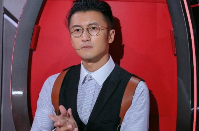 好声音导演怕谢霆锋拒邀，李健1个电话搞定，原来是有交换条件的