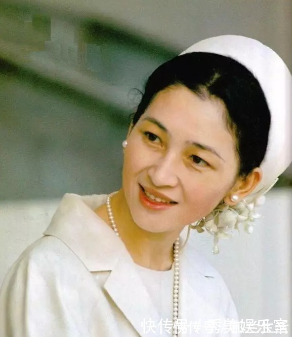 珍珠 最寒酸的皇室,珠宝都是复制黏贴,公主出嫁时还需归还给皇室