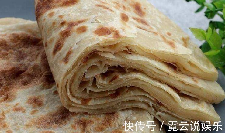 烙饼和面，冷水和热水都不行，多加一点它，又香又软，肯定不会硬