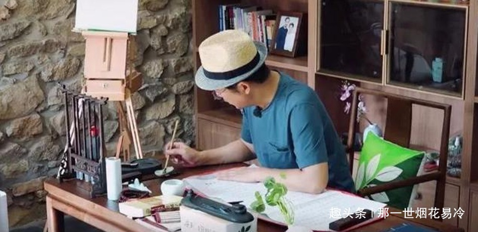 這就是生活|張國(guó)立鄧婕養(yǎng)女首次曝光，一家三口其樂(lè)融融，攜手共度，相濡以沫