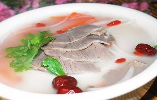 冬天一碗汤,不用医生找!大雪后常喝,润肺、养气血,全家都健康