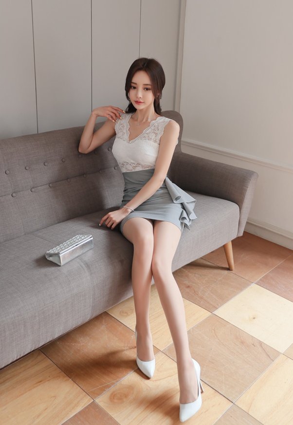 孙允珠两款职业包臀裙穿搭，显成熟女人味，哪款显凹凸好身材?