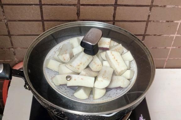 想長(zhǎng)壽要先會(huì)吃，3種食物離不開(kāi)，排毒養(yǎng)顏，好處多多