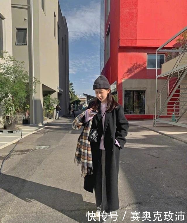 大衣搭配|美不美,看穿搭,讲究的女人秋冬都这样来穿,光靠气质就稳赢
