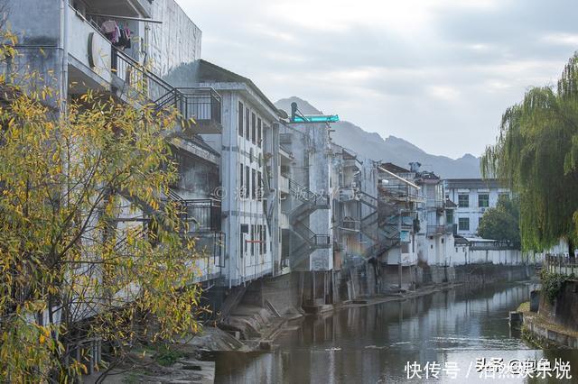 小城|藏在秦岭的陕南小城，常住人口只有7000，街上仅有一辆出租车