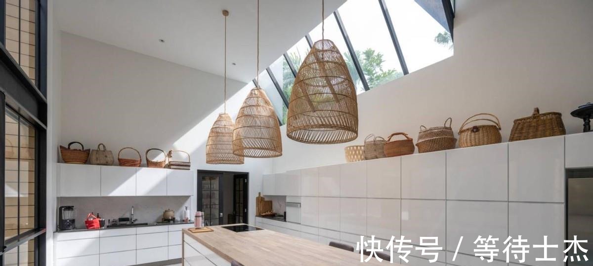 露台花园|满足了我对豪宅想象!下有庭院泳池,上有露台花园,在家照样度假