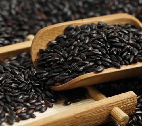 你知道黑米不能随便吃吗?这2类人,还是别凑热闹了